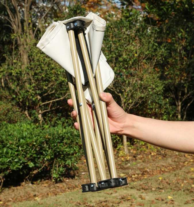 23*28 सेमी सफ़ेद आउटडोर फ़ोल्डिंग स्टूल - हल्के वज़न की पोर्टेबल पिकनिक चेयर, फ़िशिंग चेयर, कैम्पिंग सीट और आउटडोर गतिविधियों के लिए कोलैप्सेबल बेंच