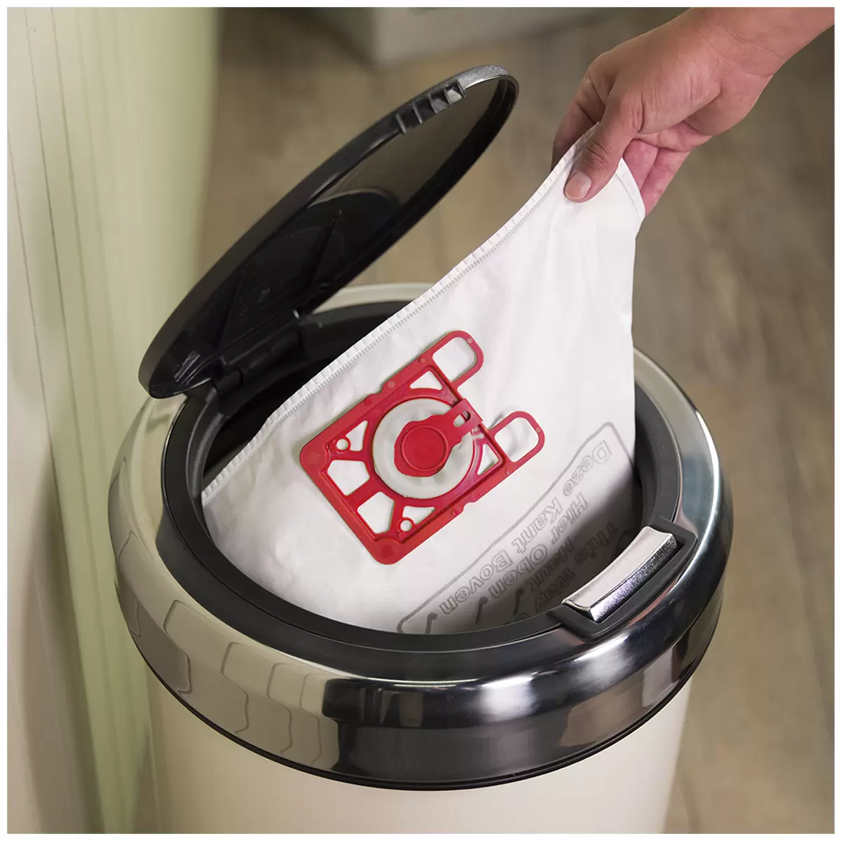 Numatic Henry Compact Xtra HVX160 Vacuum Cleaner – 6-Litre Bag