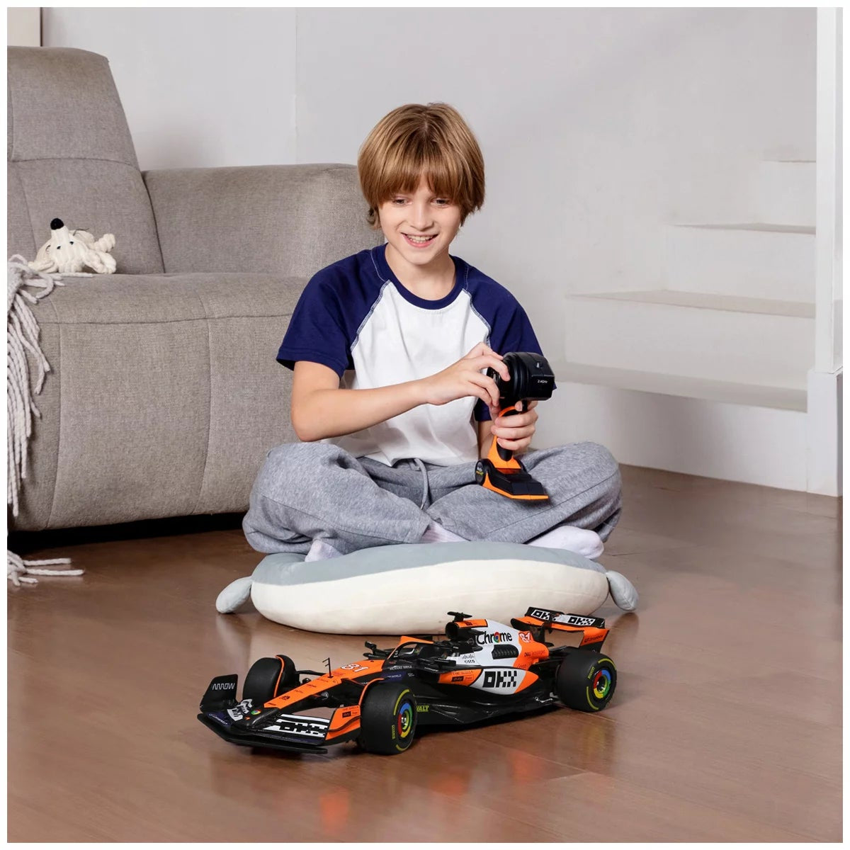 Maisto 1:10 McLaren Oscar Piastri Formula 1 RC Car 2.4GHz USB Rechargeable