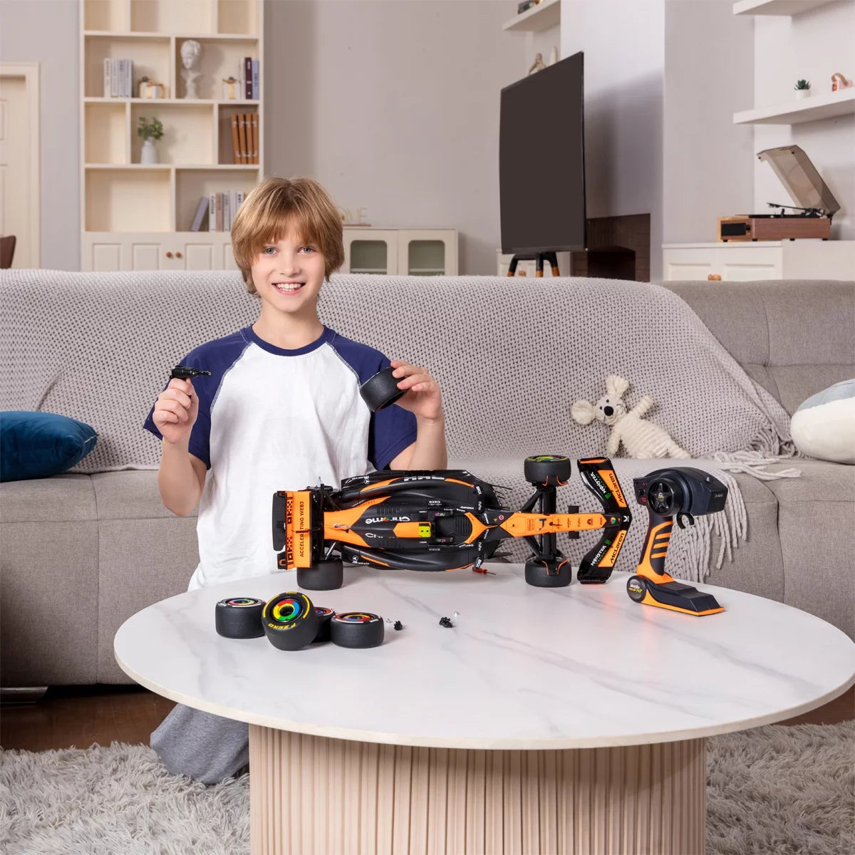 Maisto 1:10 McLaren Lando Norris Formula 1 RC Car 2.4GHz USB Rechargeable
