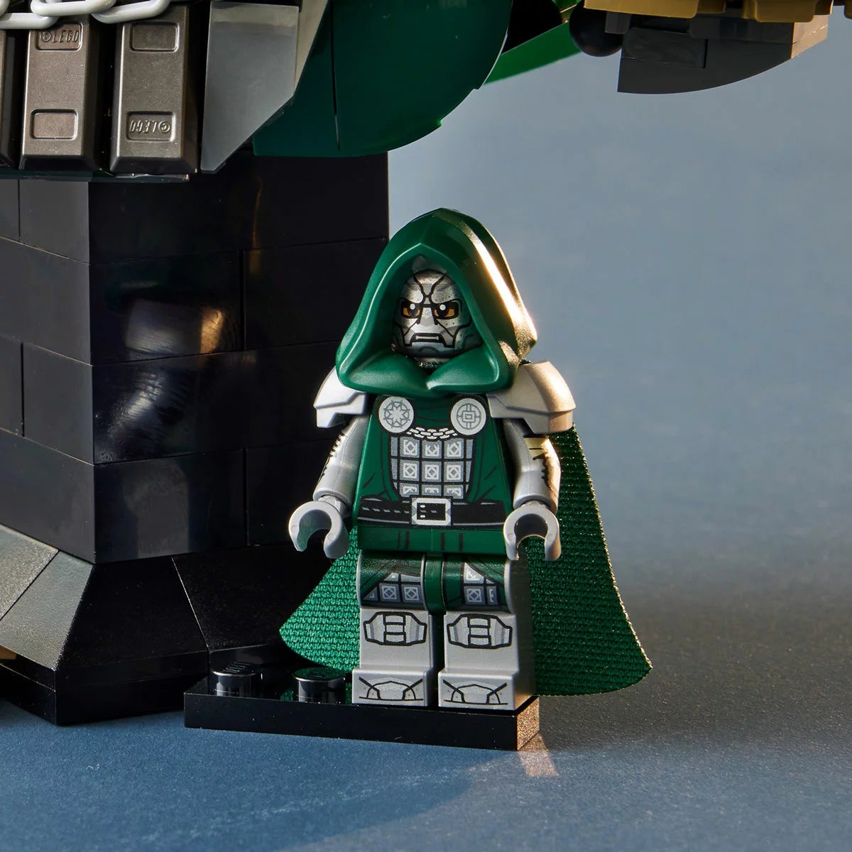 LEGO Marvel Doctor Doom Bust 76345 Adult Collectible Display Set 379-Piece