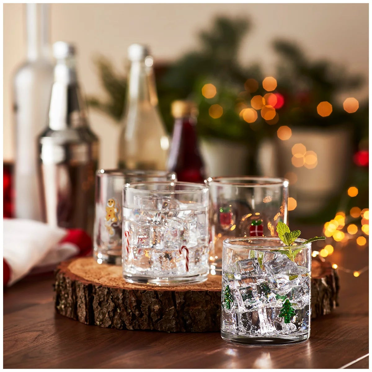 Pandex Christmas Drinking Glasse Tumblers 4 Piece Set 414ml Each Holiday Icons