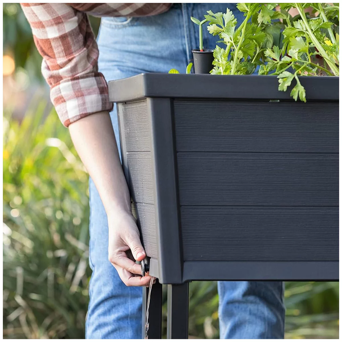 Keter Alfresco Large 105L Raised Garden Bed 112 x 84 x 46 CM Black