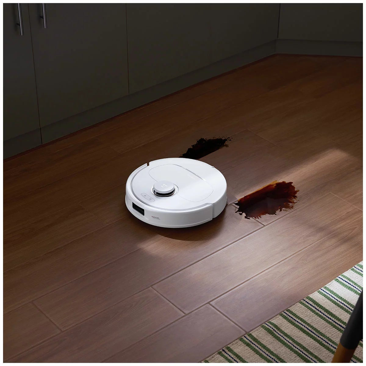 Roborock Qrevo C Pro Robot Vacuum White 18500Pa Self Washing Mop & Self Drying