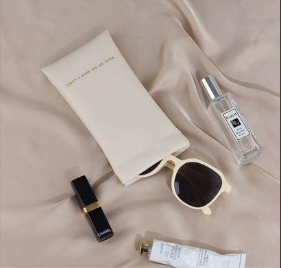 Christmas gift Premium Leather Eyeglass Case with Spring Closure - Multiple Color Options - Refined Craftsmanship（Black）