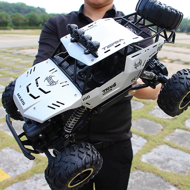 Off-road Climbing Car with 2.4ghz Remote Control and Double Motors - Silver