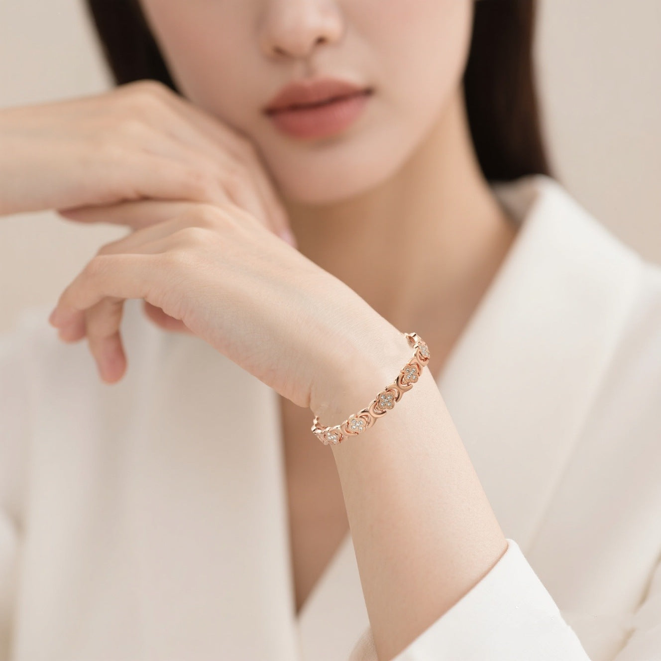 Gold New Fashion Lightweight Luxury Four-Leaf Clover Diamond Inlaid Bracelet - Alloy Magnetic Watch Band Style Bracelet for Women + Free Disassembly Tool